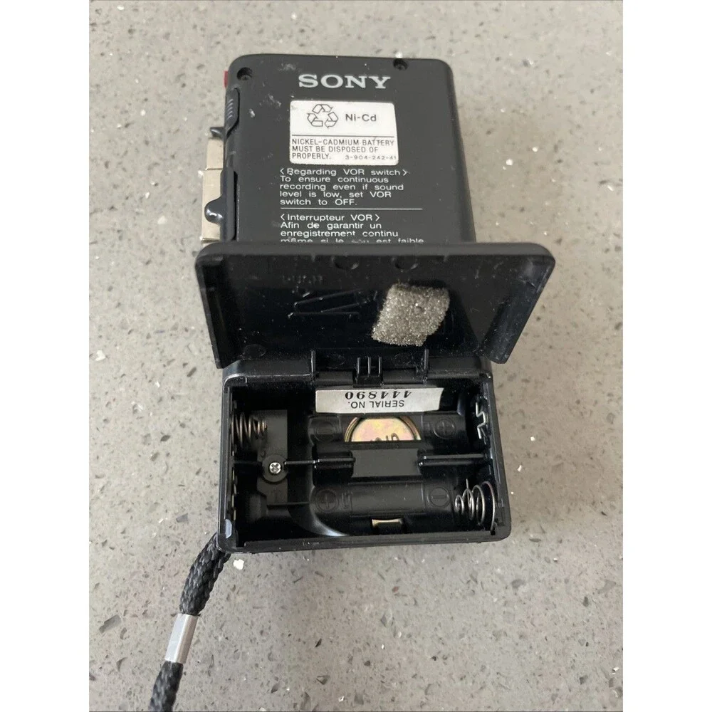 Sony M-677V VOR Microcassette-Corder Handheld Voice Recorder - PARTS ONLY